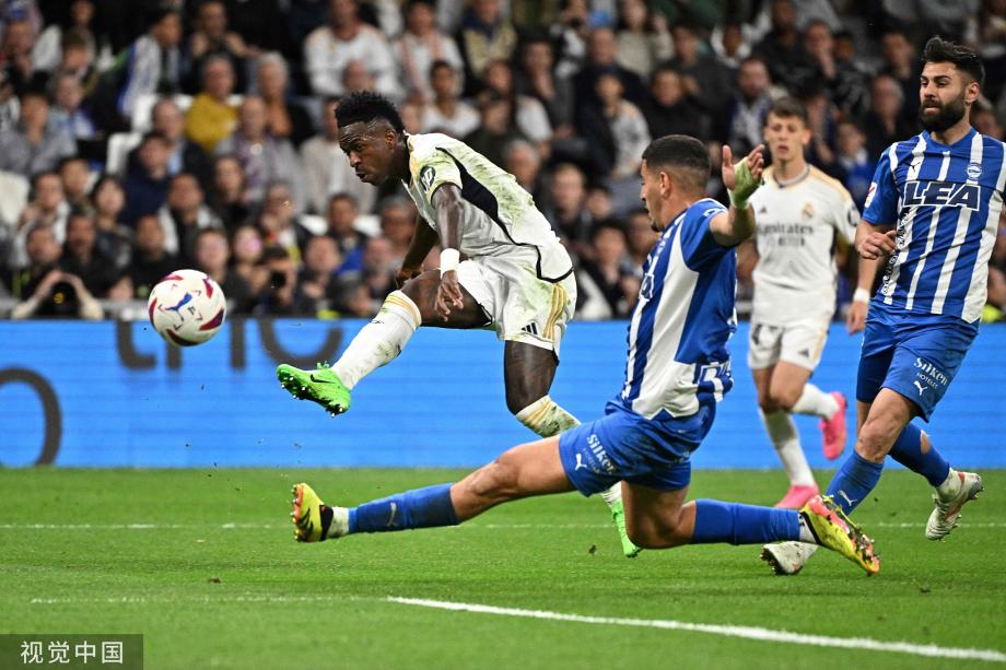 在足球比赛 在足球比赛