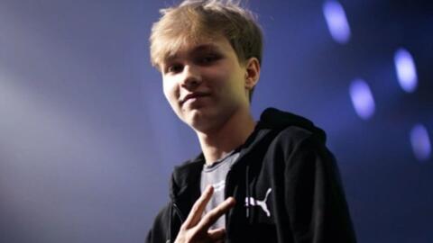 完成梅开二 完成梅开二