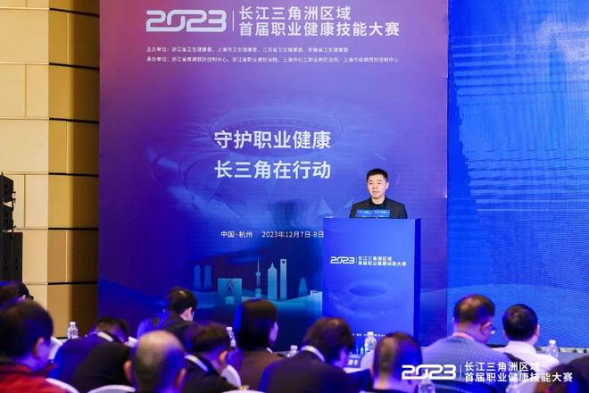 的画风更 的画风更